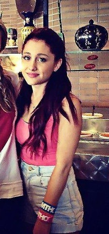 Ariana Grandee (158)