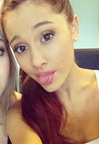 Ariana Grandee (90)