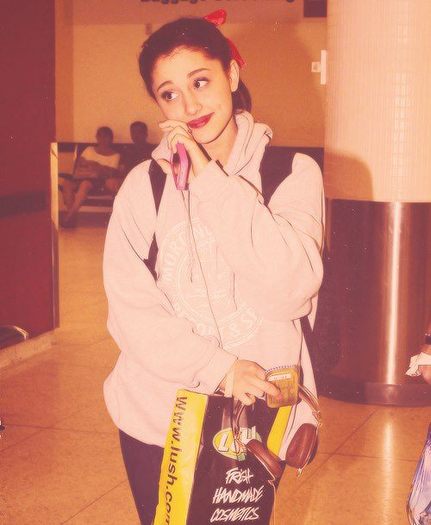 Ariana Grandee (92)