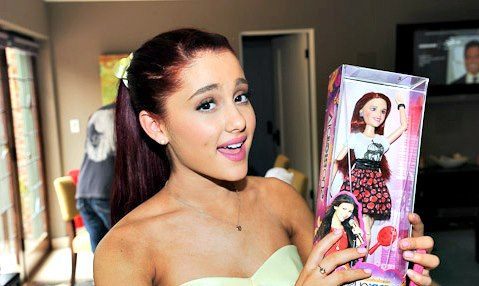 Ariana Grandee (18)