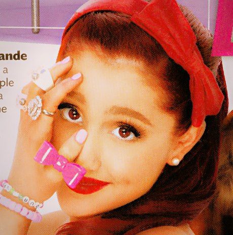 Ariana Grandee (310)