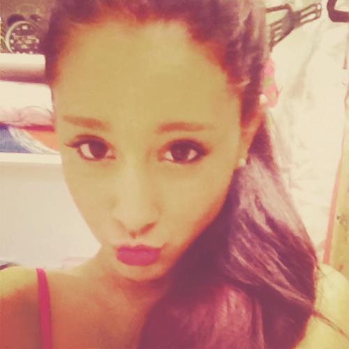 Ariana Grandee (313)