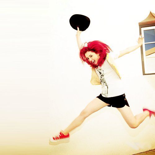 Ariana Grandee (57)