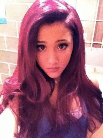 Ariana Grandee (184)