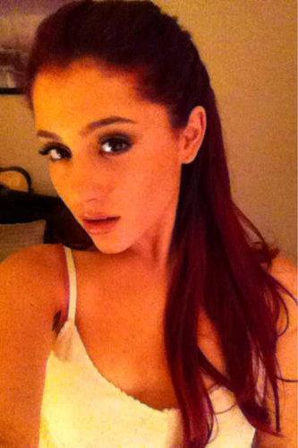 Ariana Grandee (298)