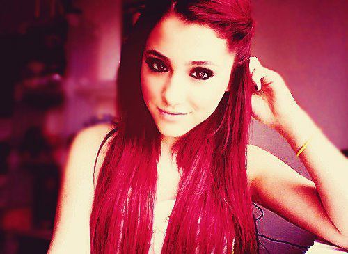 Ariana Grandee (127)