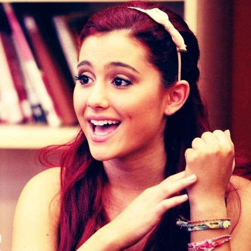 Ariana Grandee (20)