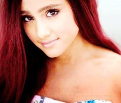 Ariana Grandee (166)