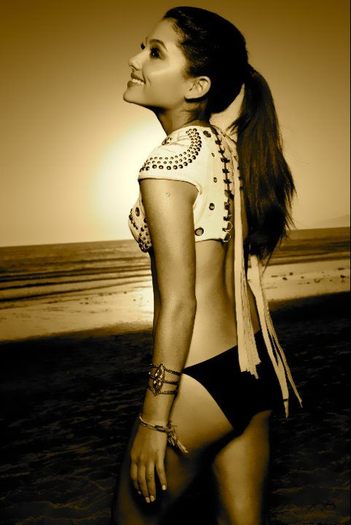 Ariana Grandee (16) - Ariana Grande