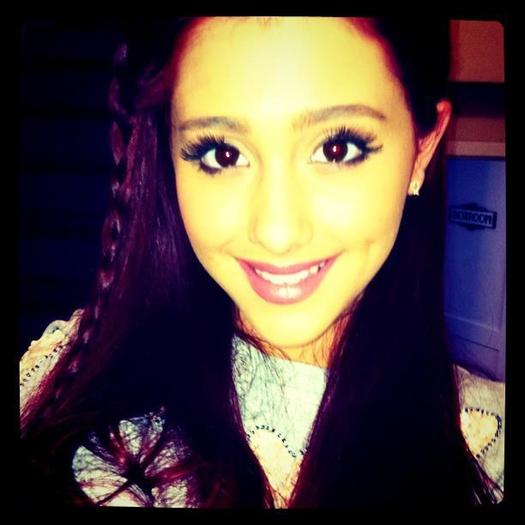 Ariana Grandee (126)