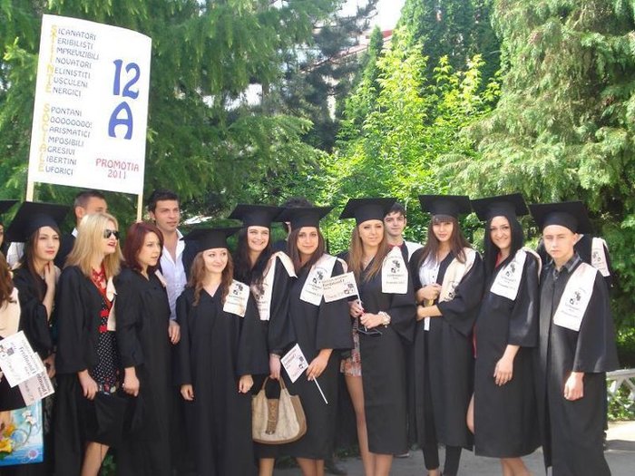 423595_339689569395311_773139395_n