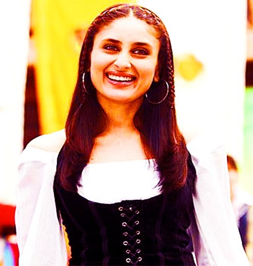 557330_279723898796225_304994082_n - Kareena Kapoor 3