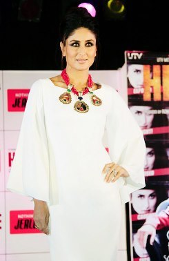 564610_279814348787180_1355223756_n - Kareena Kapoor 3