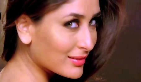 578408_279422178826397_2144875748_n - Kareena Kapoor 3