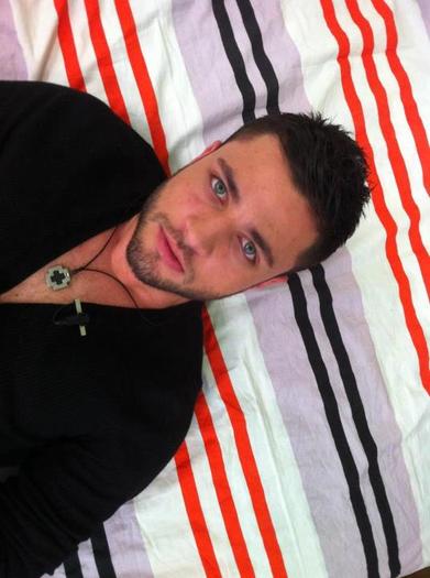 252703_402783336451359_1173800374_n