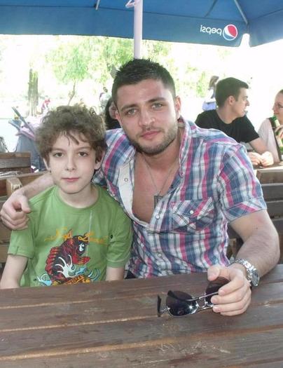 418413_406145819448444_957215417_n