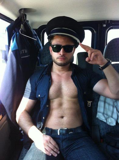 524760_335342213195472_285541534_n - PoZe 1 IuBiRi SeCrEtE