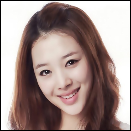 - Oki :) Hehe,ce draguta e cand doarme :))[se pune langa MinHo] - CLUB 2
