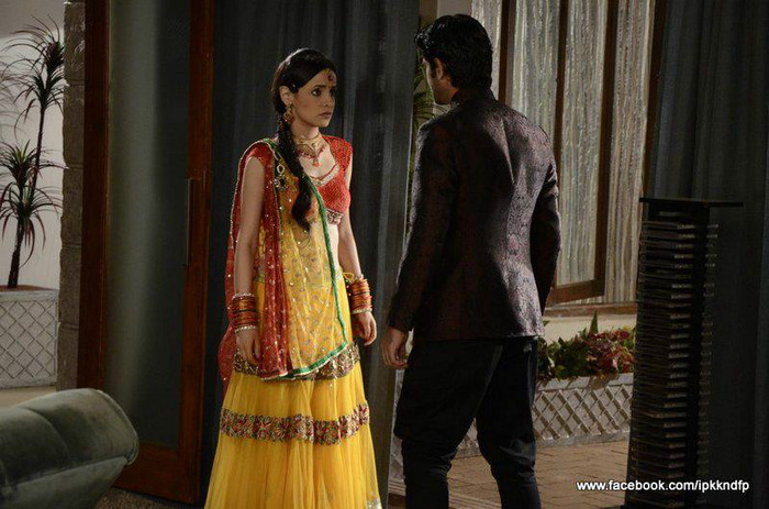 45 - Iss Pyaar Ko Kya Naam Doon - Picture Gallery III