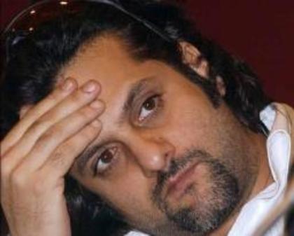 542369_427217700647436_470710284_n - 0 Fardeen Khan