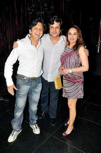 580061_393269484042258_1445130865_n - 0 Fardeen Khan