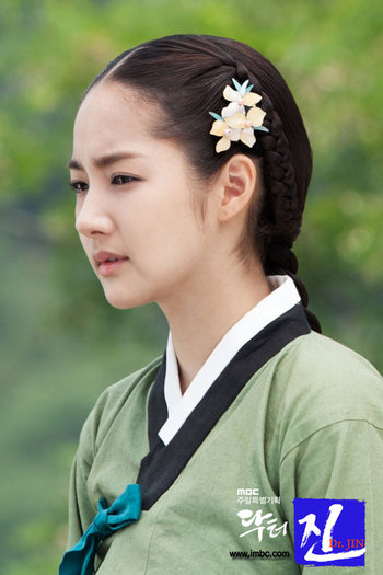 Cum ai putut sa nu imi spui ca el e verisorul tau?