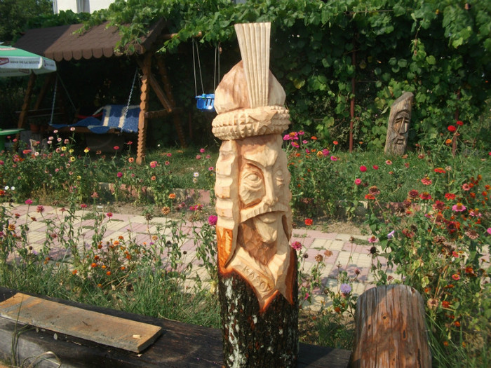 DSCF9437 - sculptura cu drujba