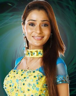  - 0 Sara Khan