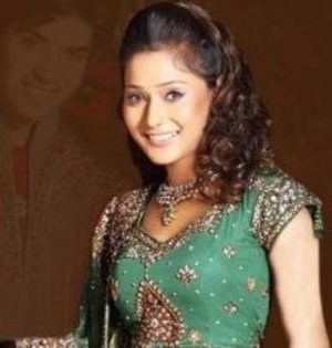  - 0 Sara Khan