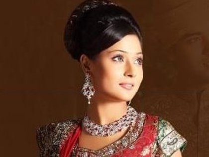 - 0 Sara Khan
