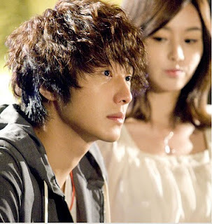 Acum 5 ani iubita mea a murit intr-un accident de masina....