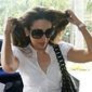 karishma-kapoor-211605l-thumbnail_gallery - Karishma Kapoor