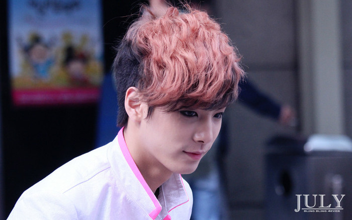 Nici eu,dar vrei sa fii partenera mea?