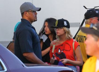 normal_SantaMonica27March_14 - On the set of Spring Breakers in Santa Monica March 27 2012