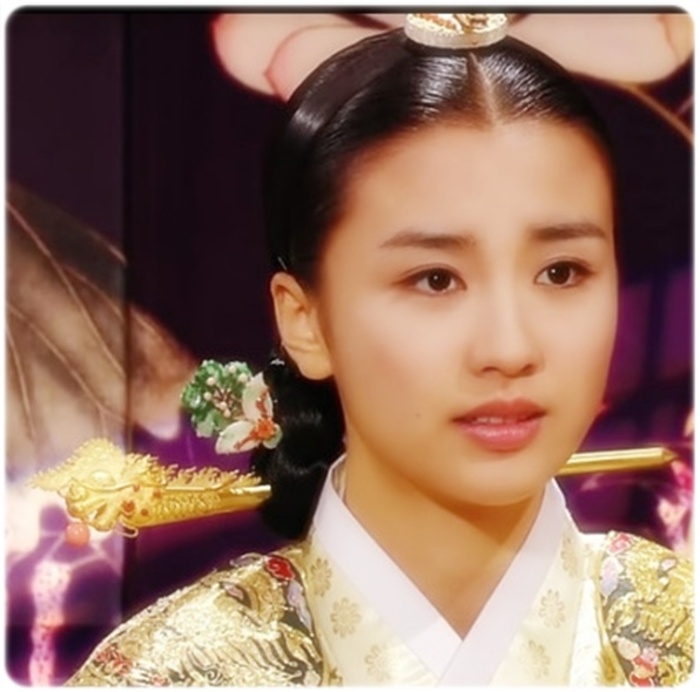 `Elly93` - 0 - 0 - 1 Queen Inhyeon
