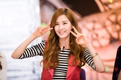 Seohyun Peace :x . - SNSD - Peace