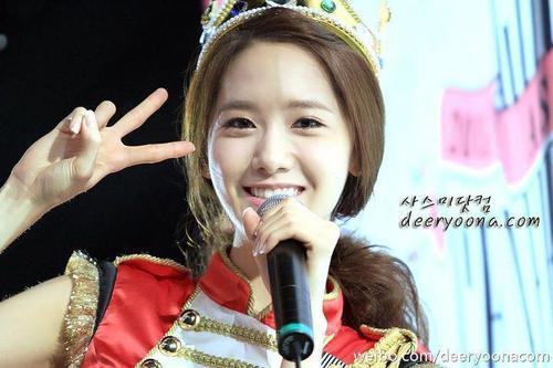 Yoona Peace :x .