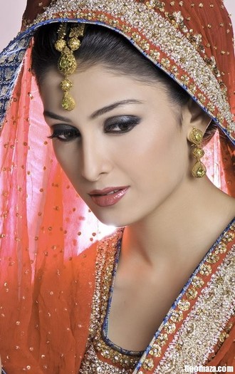 Beautiful-Aiza-Khan-Bridal-Looks-4