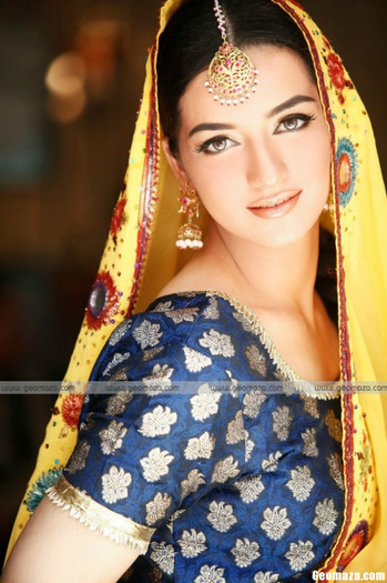 Brides-Make-up-at-Sabs-Salon-2012-1 - Podoabe indiene 2012