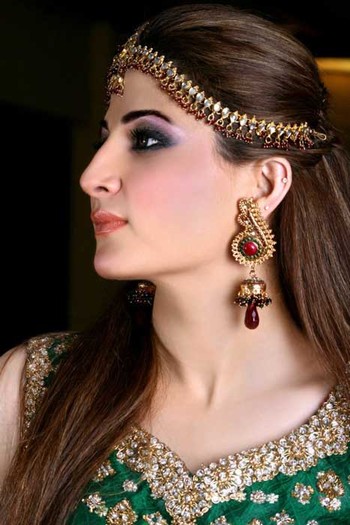 SamanZar-Salon-by-Shaiyanne-Malik-latets-bridal-makeup-Hairstyle