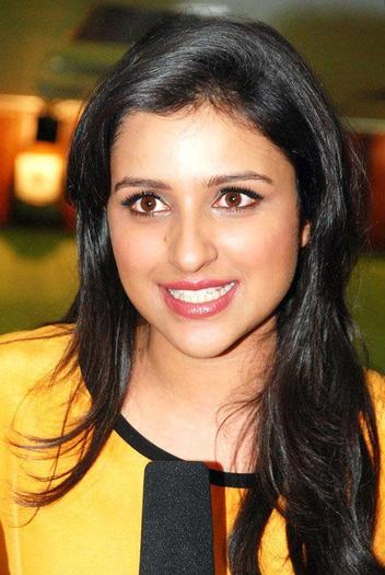 406087_235154393271977_2015238317_n - 0 Parineeti Chopra