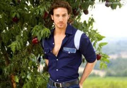  - Eugenio Siller