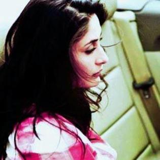 421611_280240428744572_1909130170_n - Kareena Kapoor 3