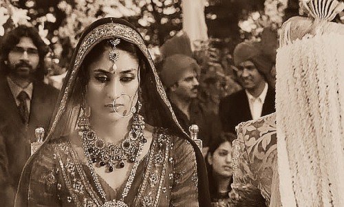 560349_279918132110135_750383046_n