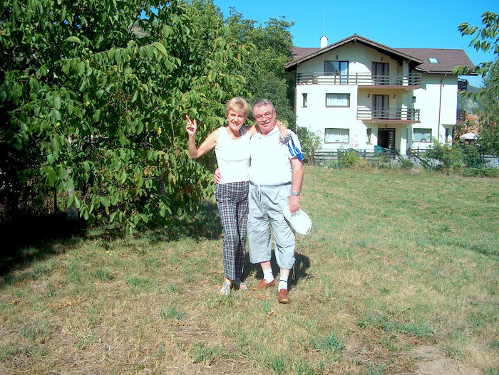 In gradina la Moieciu - Steluta noastra ENACHE la Brasov