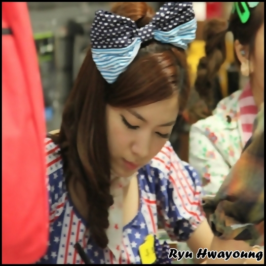 ~ Si eu te iubesc .. foarte mult :).[il strange in brate]Daca visez.. sa nu ma trezesti never !