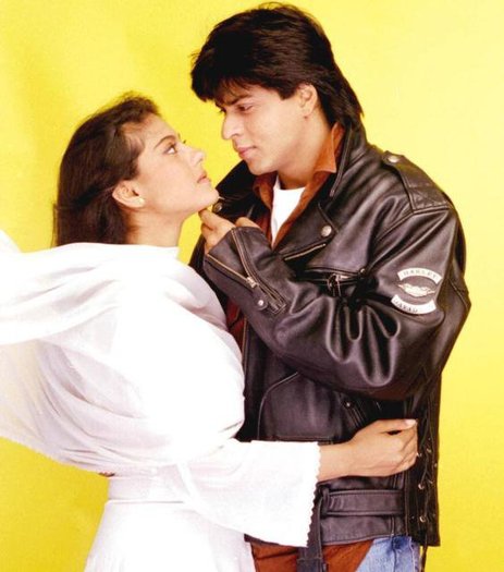 250493_158792287520204_1865430_n - Shahrukh and Kajool