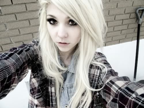 551833_140332476108805_1354313309_n - poze emo