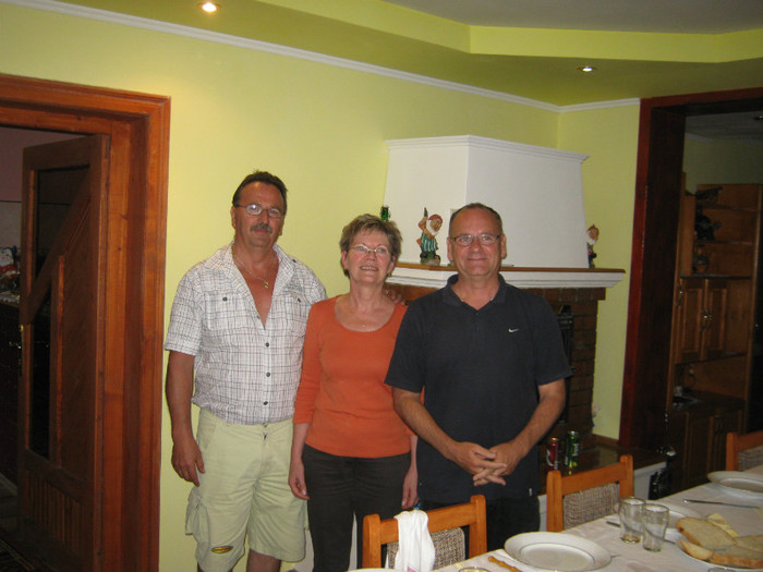 cu Silvia si dr-Chisiu la Ghelinta - 9-colegii de liceu iskola talalkozo