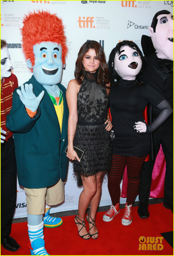 selena-gomez-hotel-transylvania-premiere-with-justin-biebers-siblings-05 - Selena Gomez Hotel Transylvania Premiere with Justin Biebers Siblings